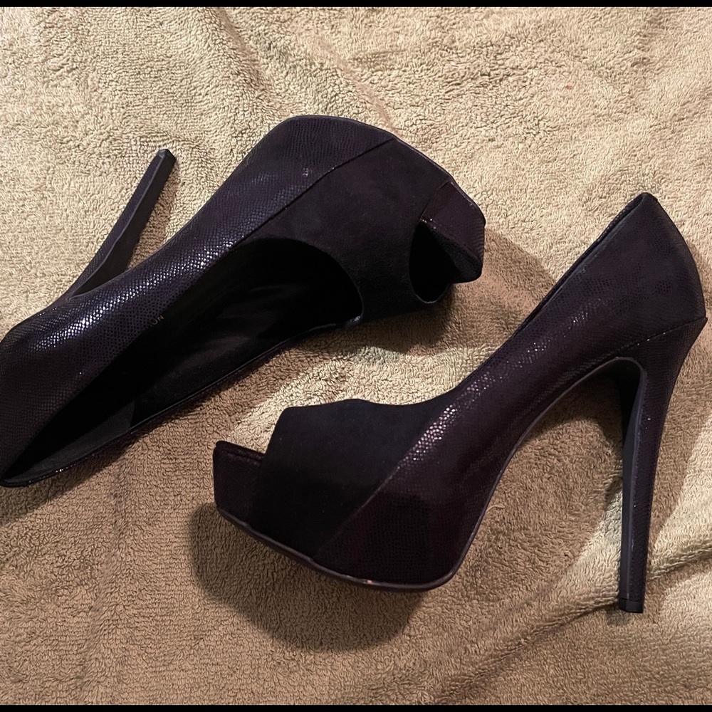Bcbg heels